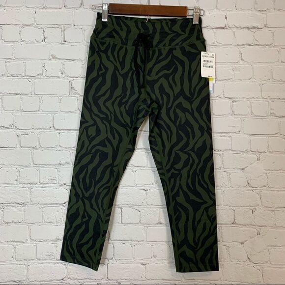 Zella Live In Crop Leggings Zebra Print Green/Black High Waist Comfort XS New - Picture 1 of 12